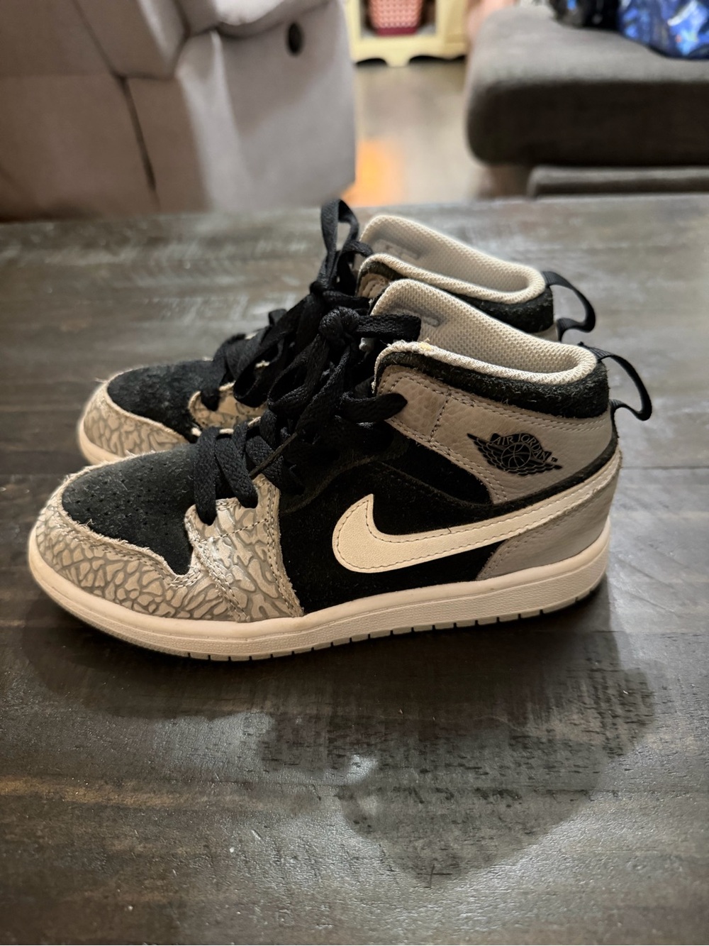 Nike Air Jordan Size 1.5Y Elephant Kids Black and Gray High-Top Sneakers